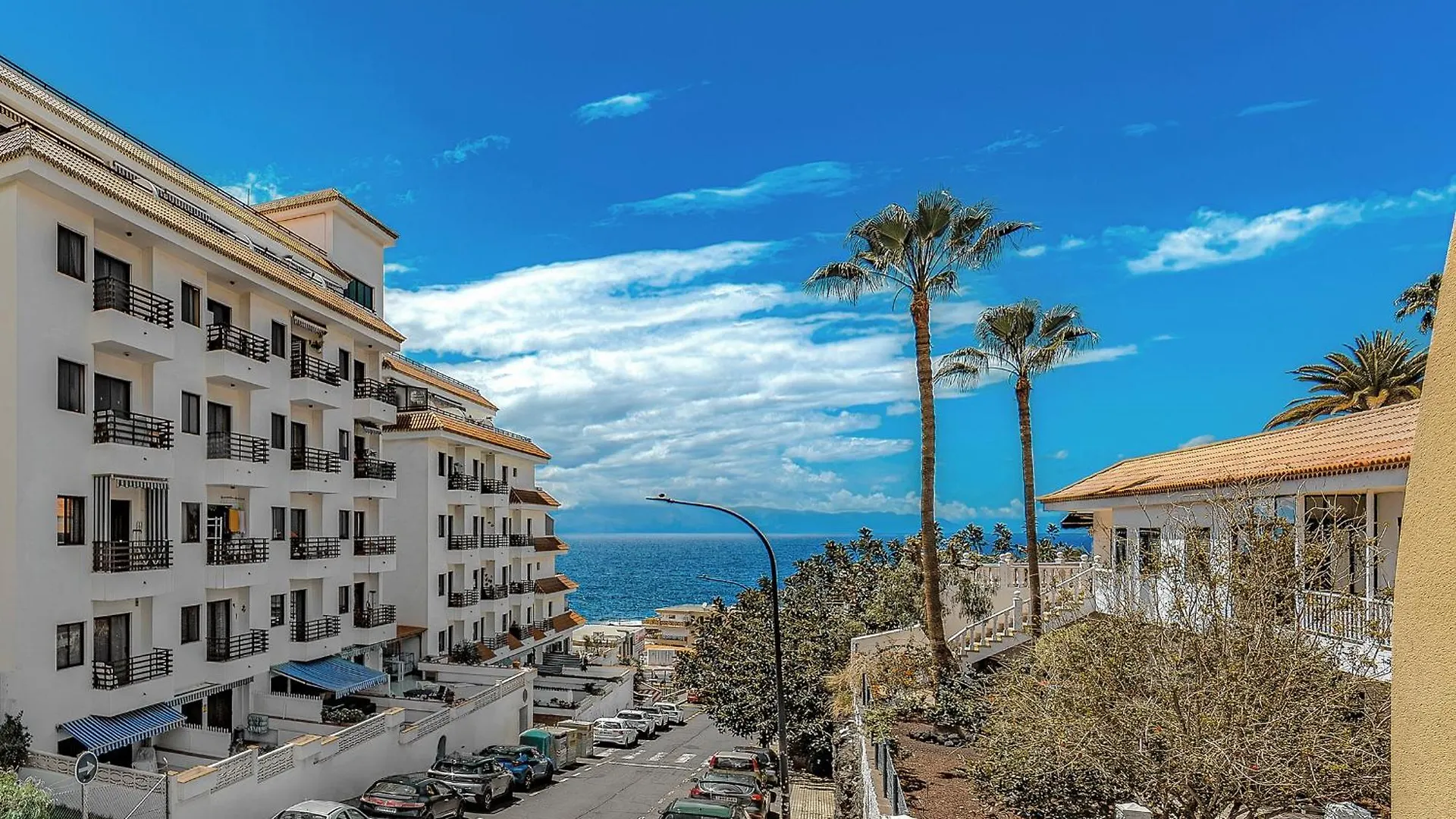 La Perla Beach Vibes location
